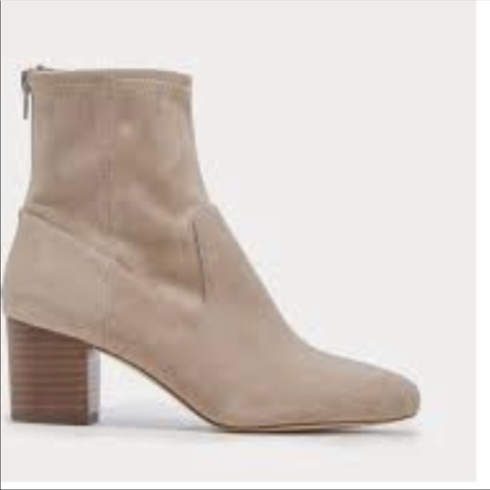 NWOT Sole Society Tan Suede Booties